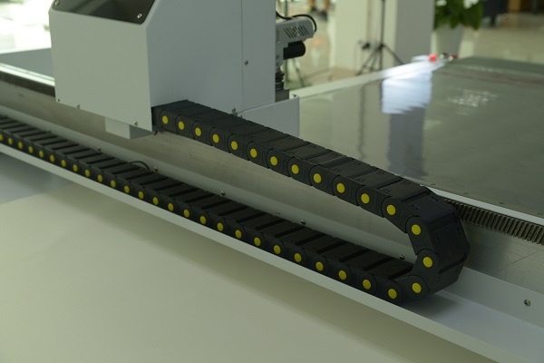 E Corte de cart&oacute;n corrugado con cuchilla oscilante de la m&aacute;quina cortadora de muestras digital de alta velocidad