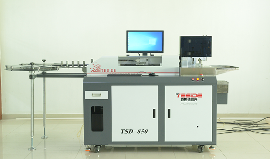 M&aacute;quina dobradeira autom&aacute;tica de l&acirc;mina para impress&atilde;o