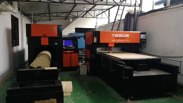 Máquina de corte a laser da placa de matriz de 1000 watts e rotativa para fabricação 