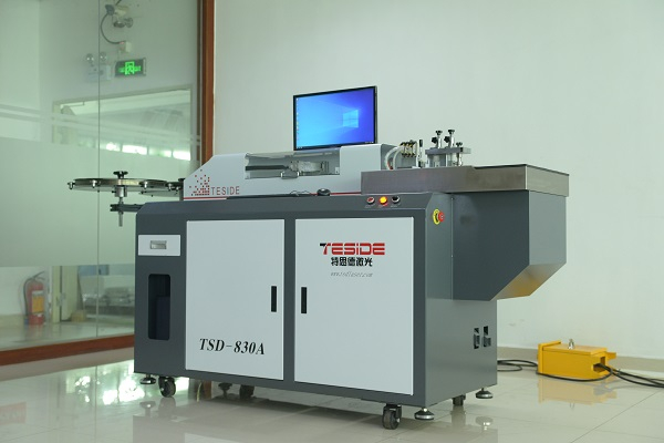 M&aacute;quina dobradeira de l&acirc;mina autom&aacute;tica de matriz de madeira para dobra de regra de a&ccedil;o
