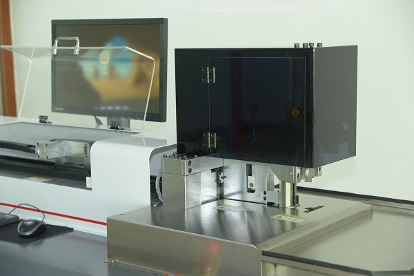 M&aacute;quina dobradeira autom&aacute;tica de l&acirc;mina para impress&atilde;o