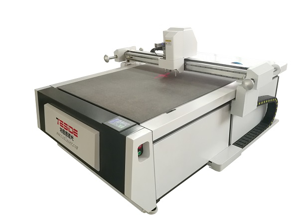 M&aacute;quina de junta de couro para corte de faca oscilante CNC 1625